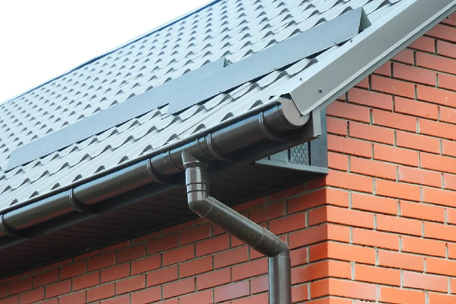 Common Gutter Issues After A New Roofing Installation in Brookfield, CT